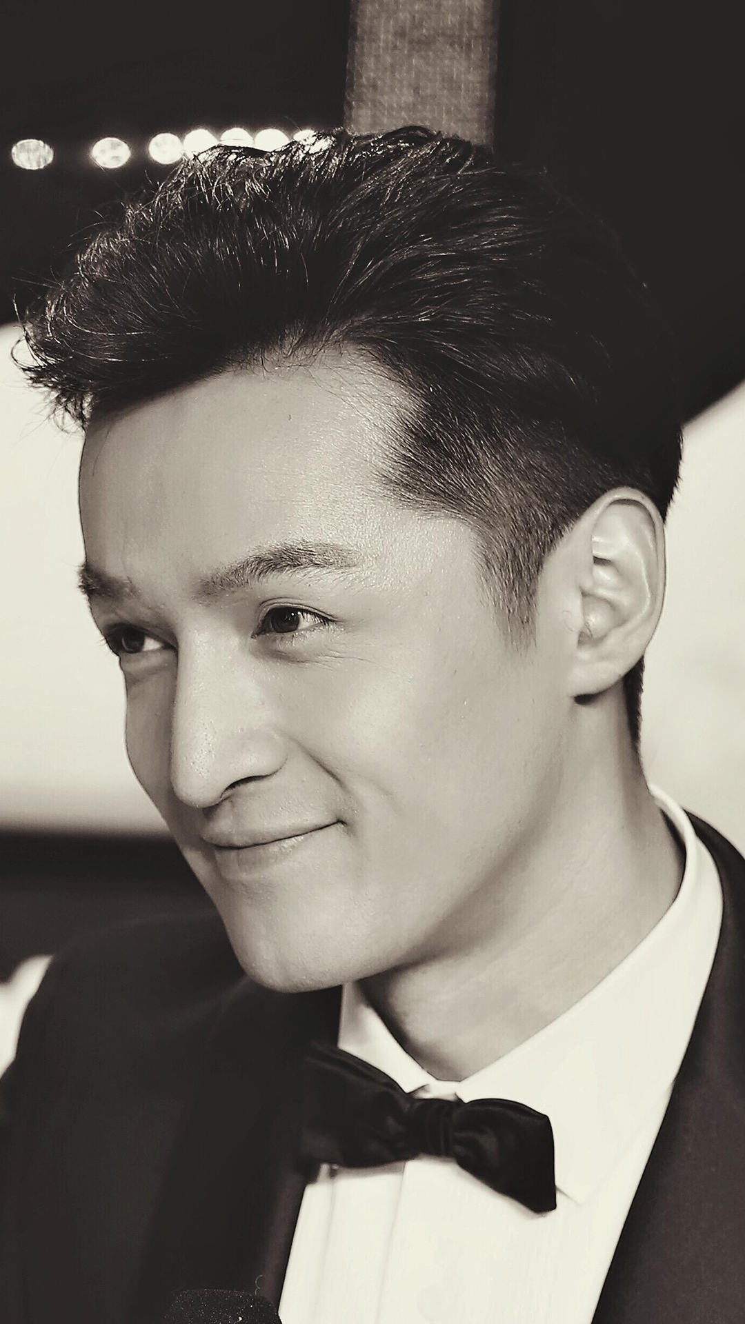 胡歌 黑白 演员 明星 艺人 侧颜 苹果手机高清壁