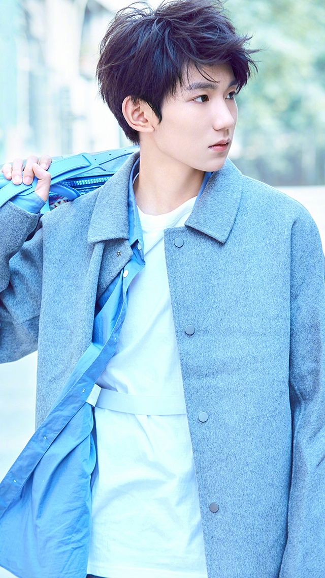 易烊千玺的图片都是去哪里下载的 1510560590346_198791.jpg