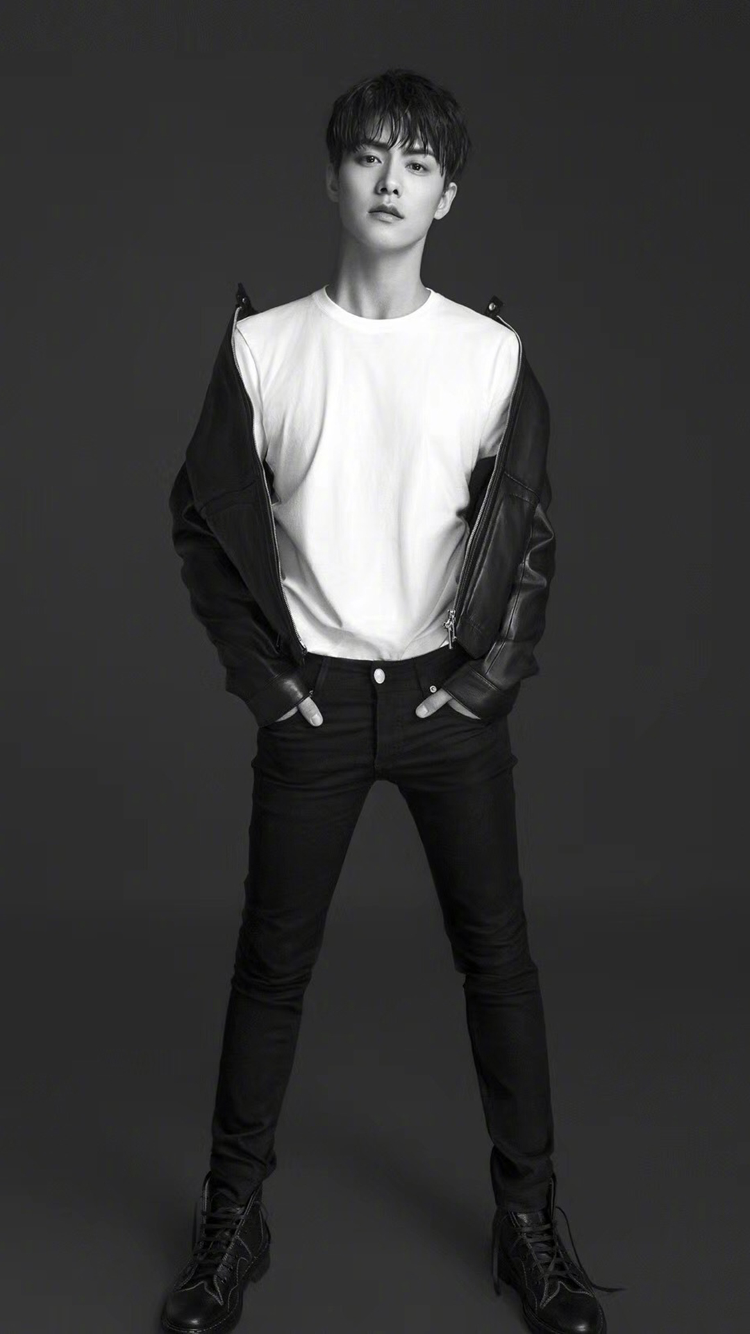 马天宇 演员 艺人 黑白 苹果手机高清壁纸 1080x1920 - 钱柜娱乐