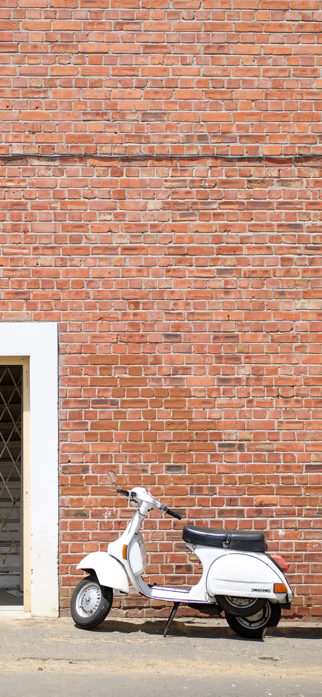 摩托车 小绵羊 停放 迷你 苹果手机高清壁纸 1125x2436_爱思助手