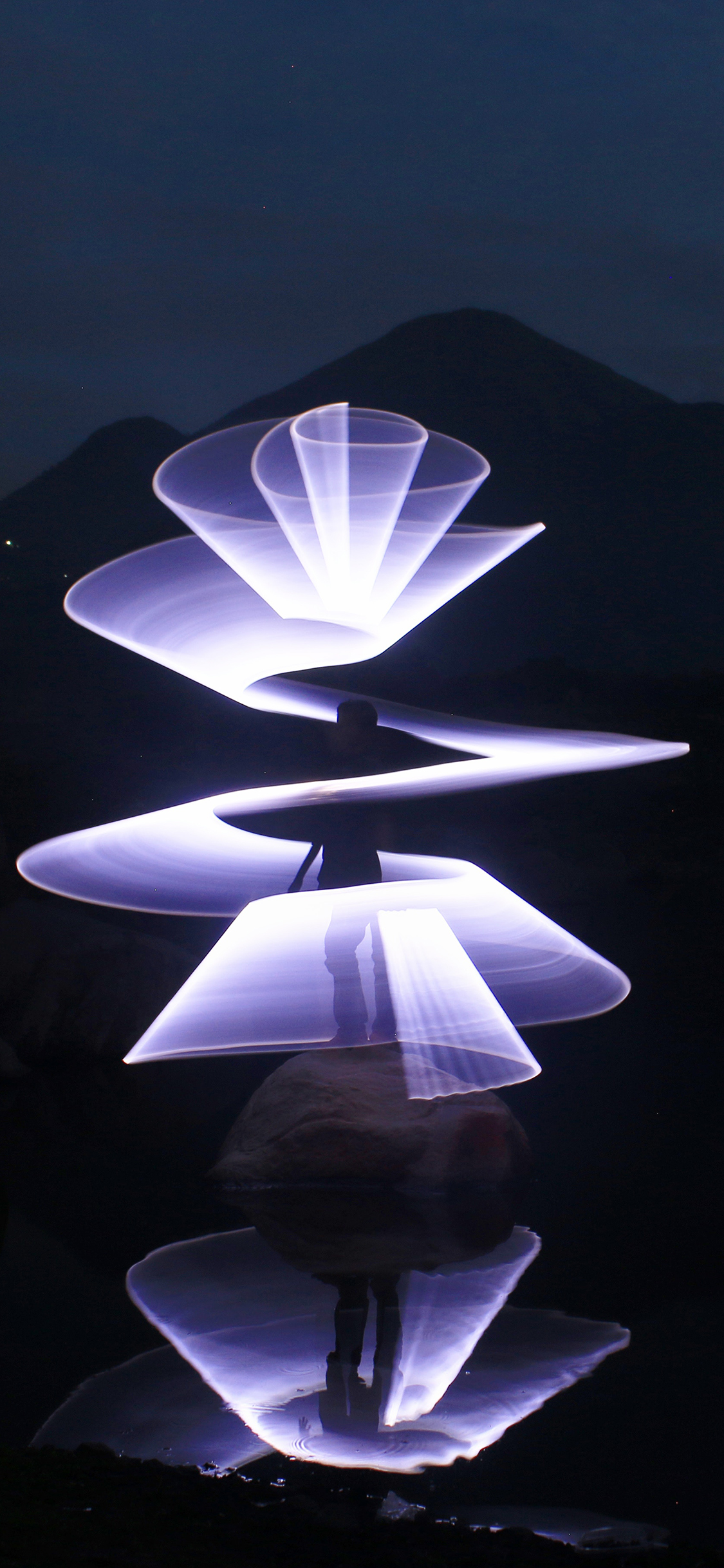 创意 摄影 特效 紫光 苹果手机高清壁纸 1125x2436_爱思助手