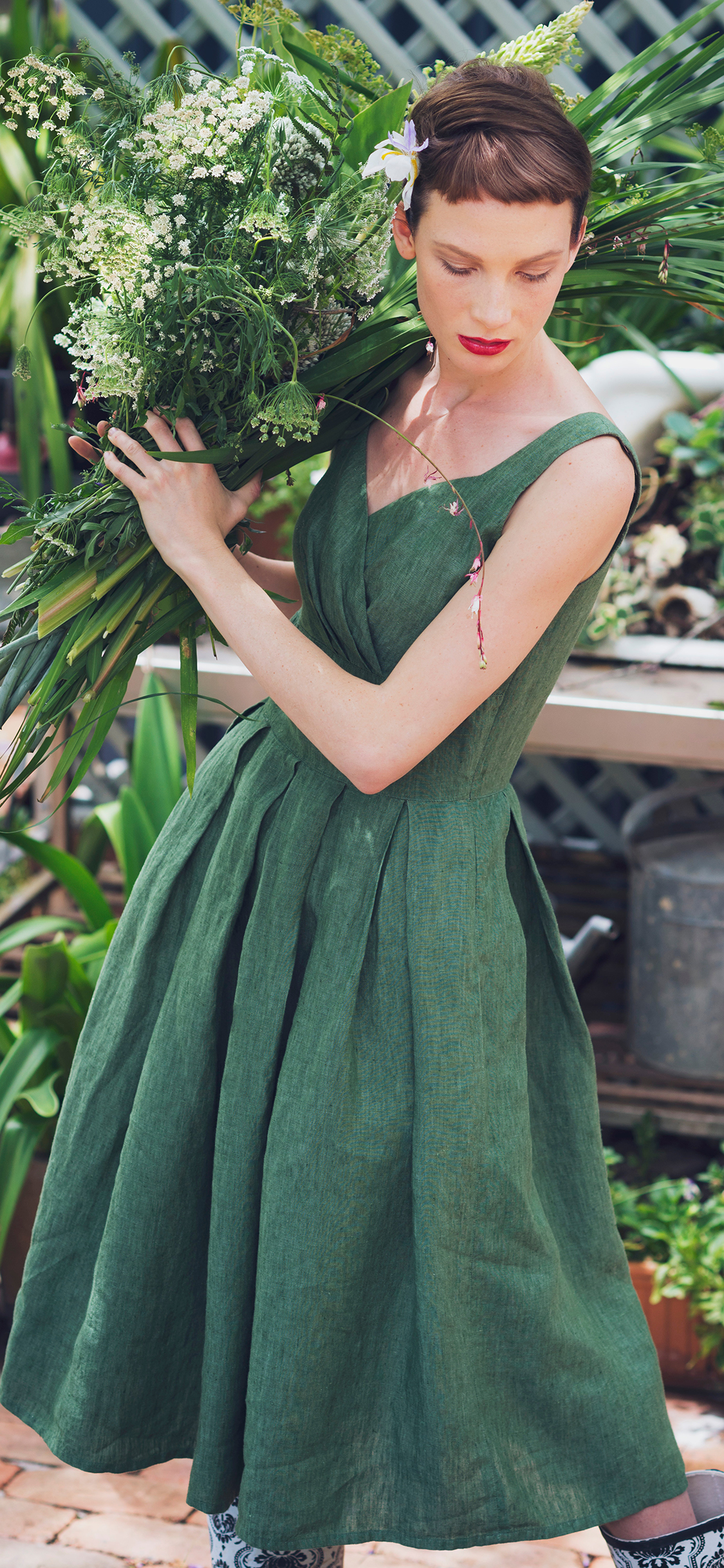 欧美美女 写真 气质 鲜花 苹果手机高清壁纸 1125x2436_爱思助手