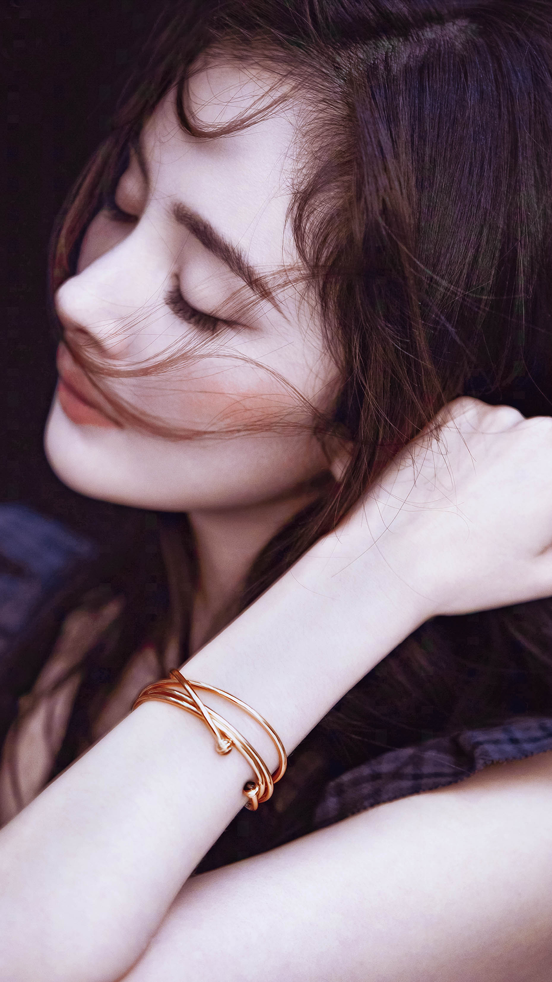 杨幂 演员 明星 艺人 时尚 写真 长发 苹果手机高清壁纸 1080x1920_爱思助手