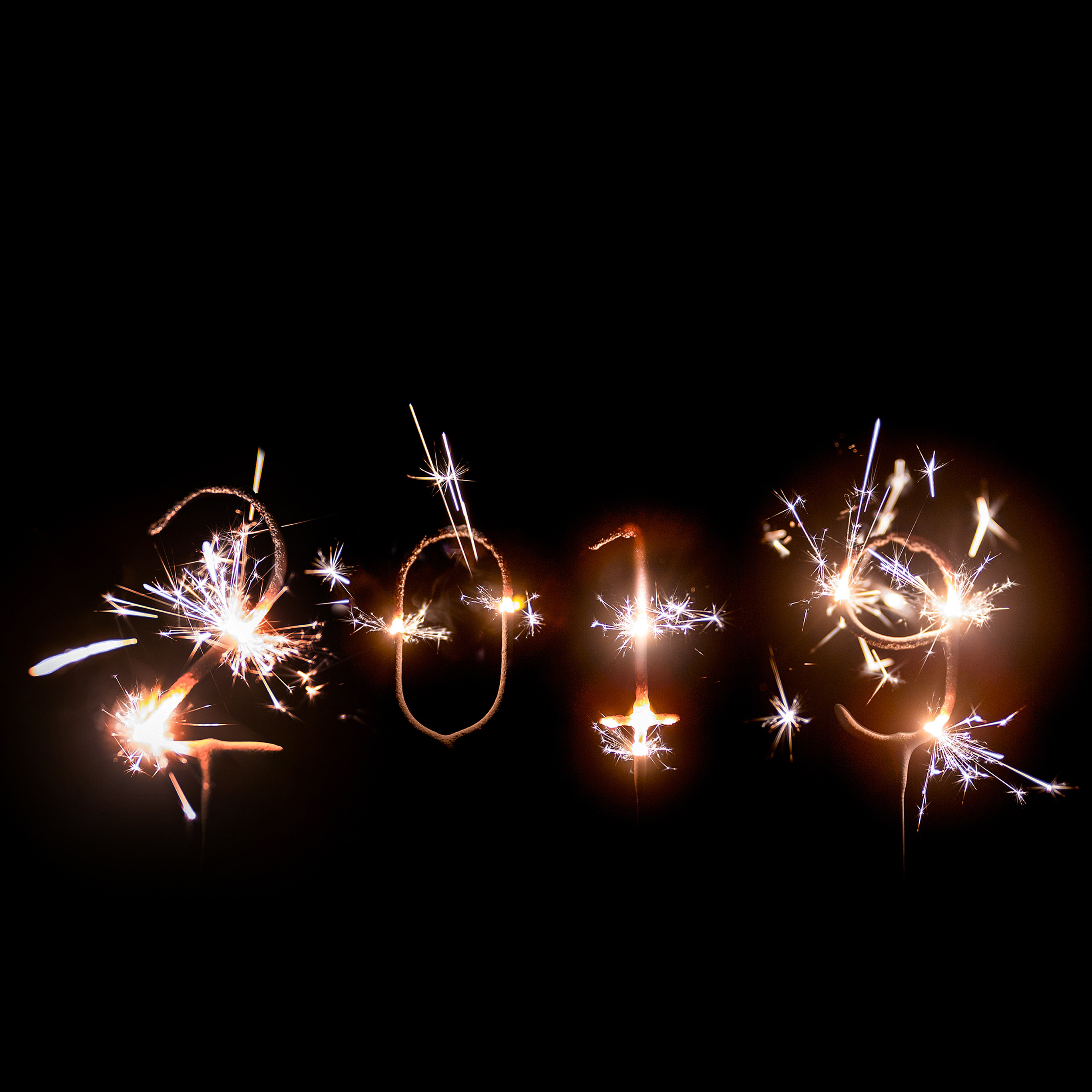 烟花 燃烧 2019 新年 苹果手机高清壁纸 2732x