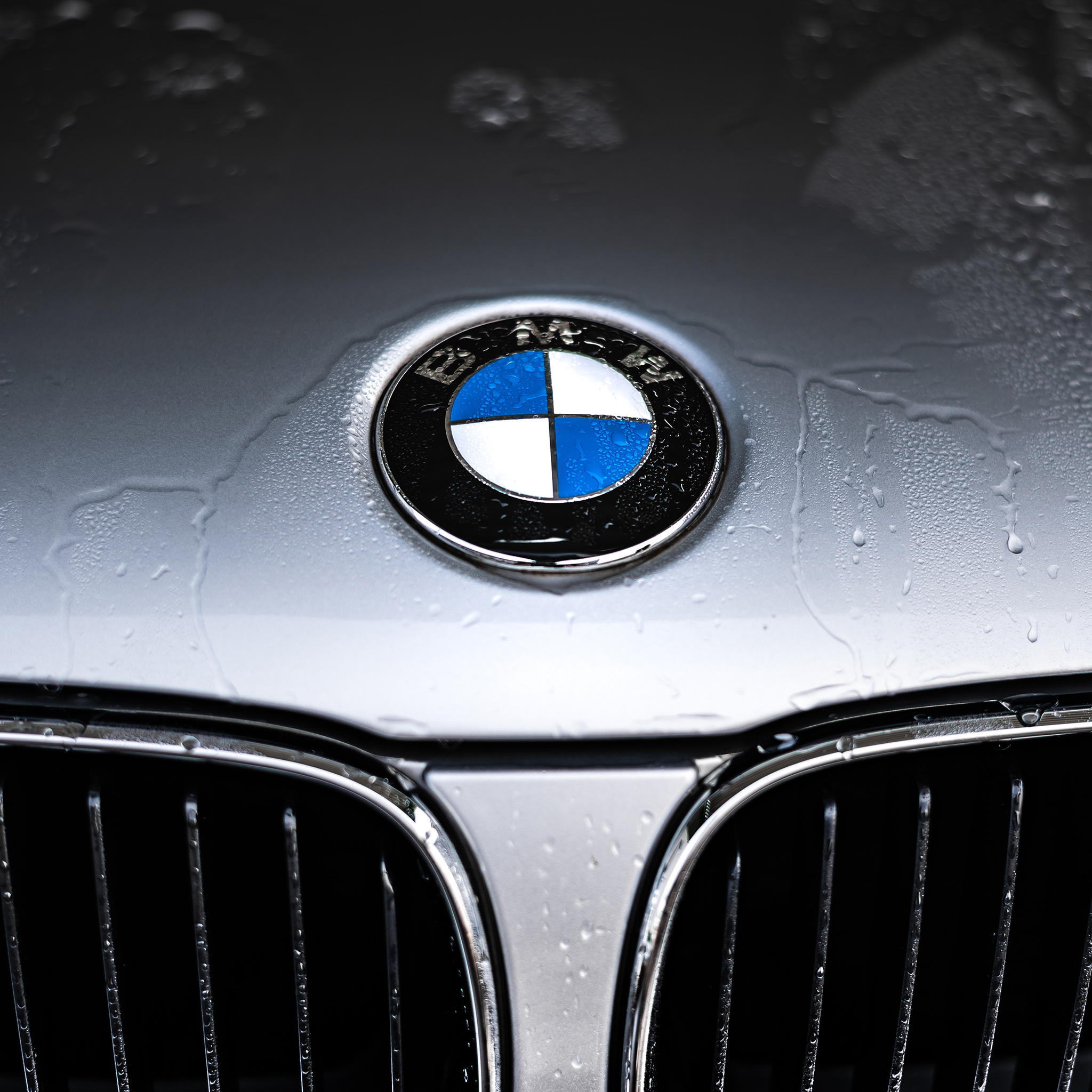 宝马 汽车 LOGO 车标 苹果手机高清壁纸 2048