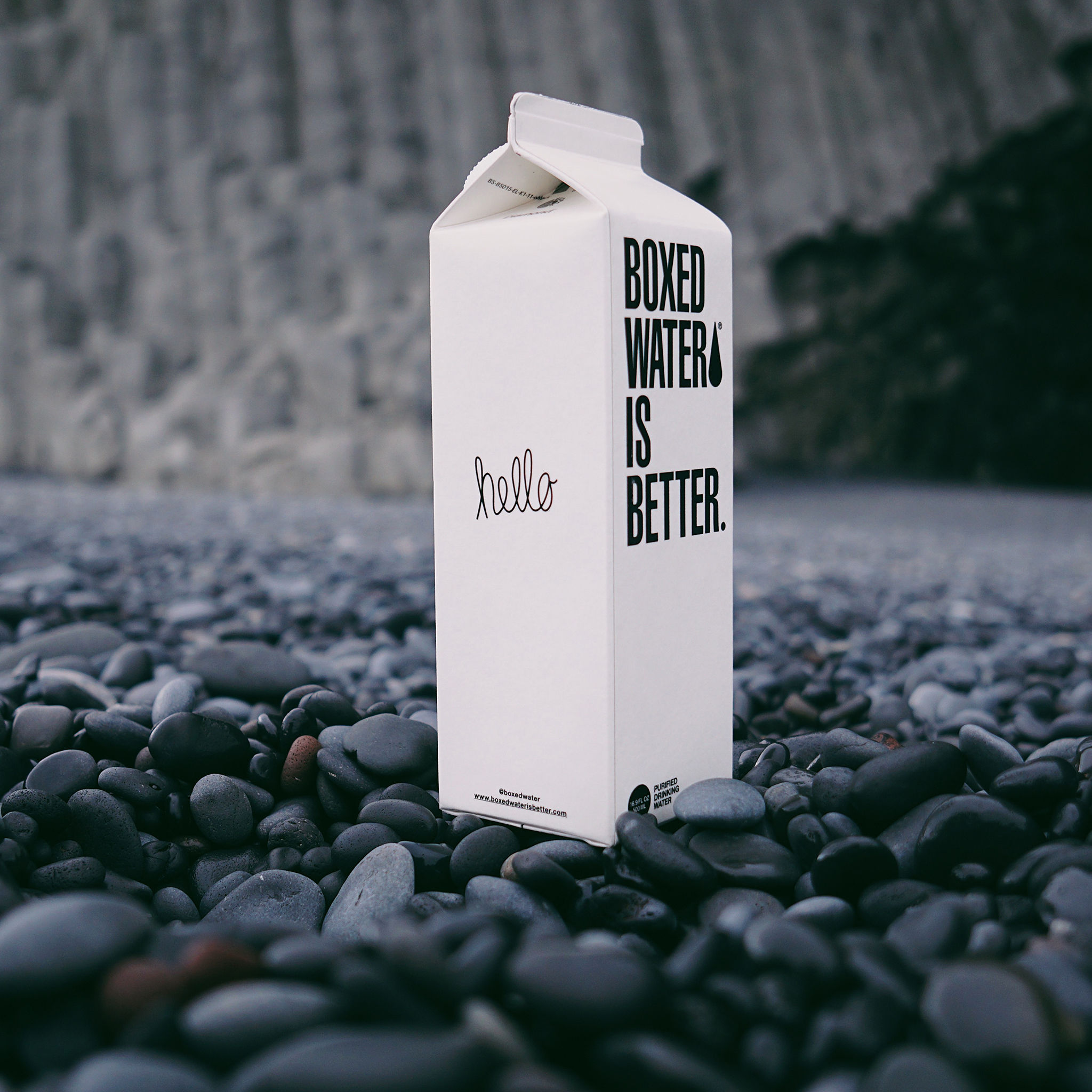 水 盒装水 鹅卵石 包装 苹果手机高清壁纸 2048