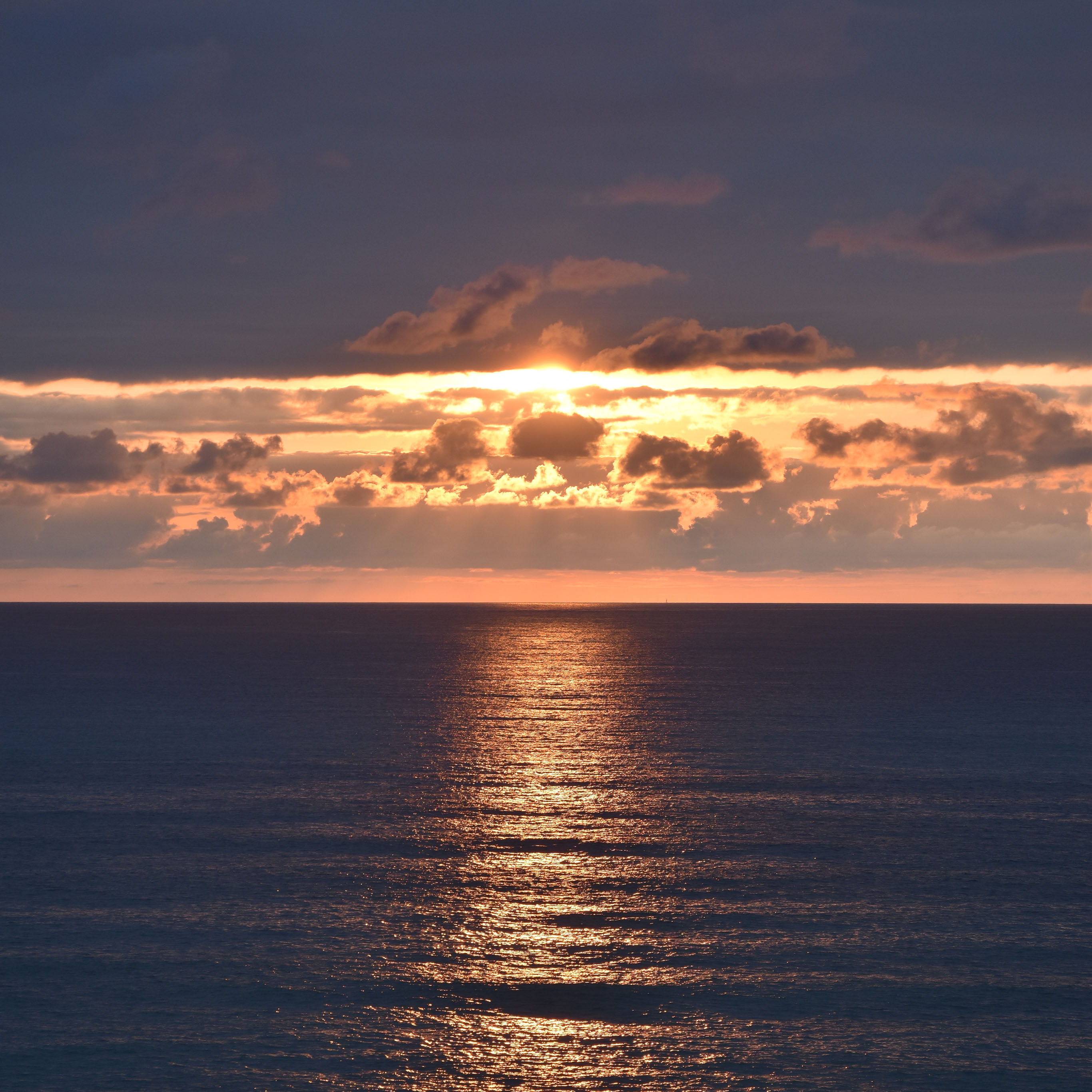 大海 日出 云霞 唯美 苹果手机高清壁纸 2732x2