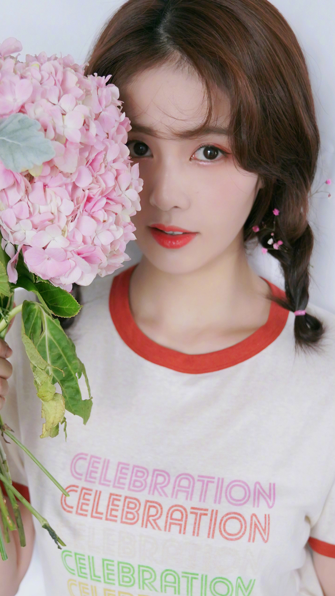 白鹿 演员 明星 艺人 鲜花 苹果手机高清壁纸 1080x1920_爱思助手